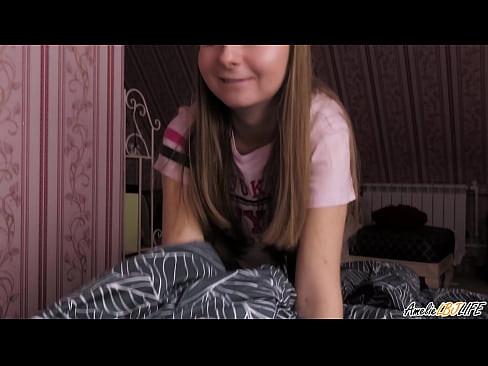 ❤️ Blondie waxay si qoto dheer u nuugtaa BFF's waxayna ku dhufanaysaa afkeeda ❤❌ Muqaal dabada %so.oldsex.ru